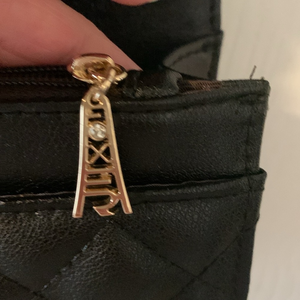 Crossbody - Picture 6 of 8